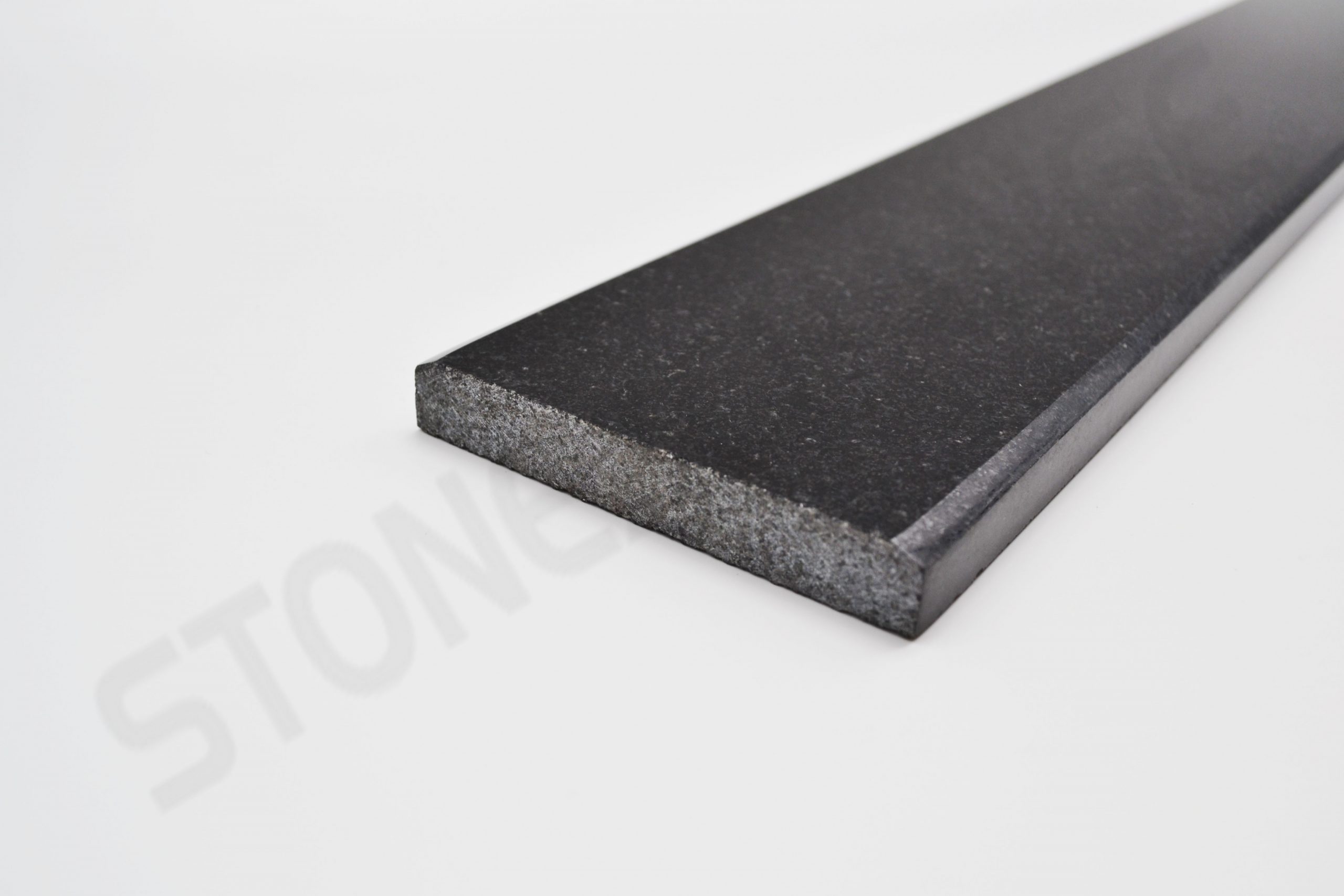 Absolute Black Standard Bevel Thresholds 4x36